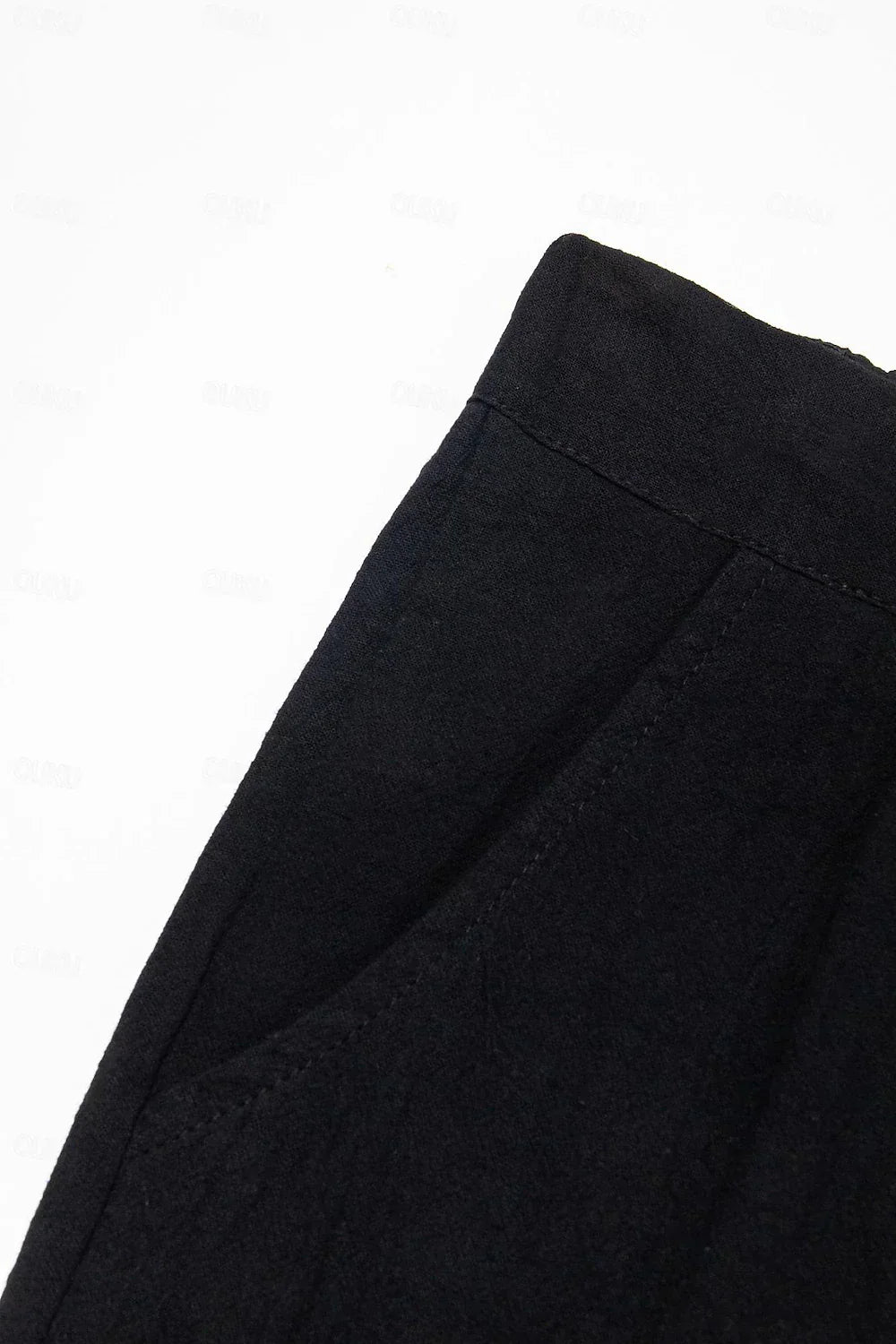 Men's Tailored Pleated Shorts with Cuffed Hem and Side Pockets